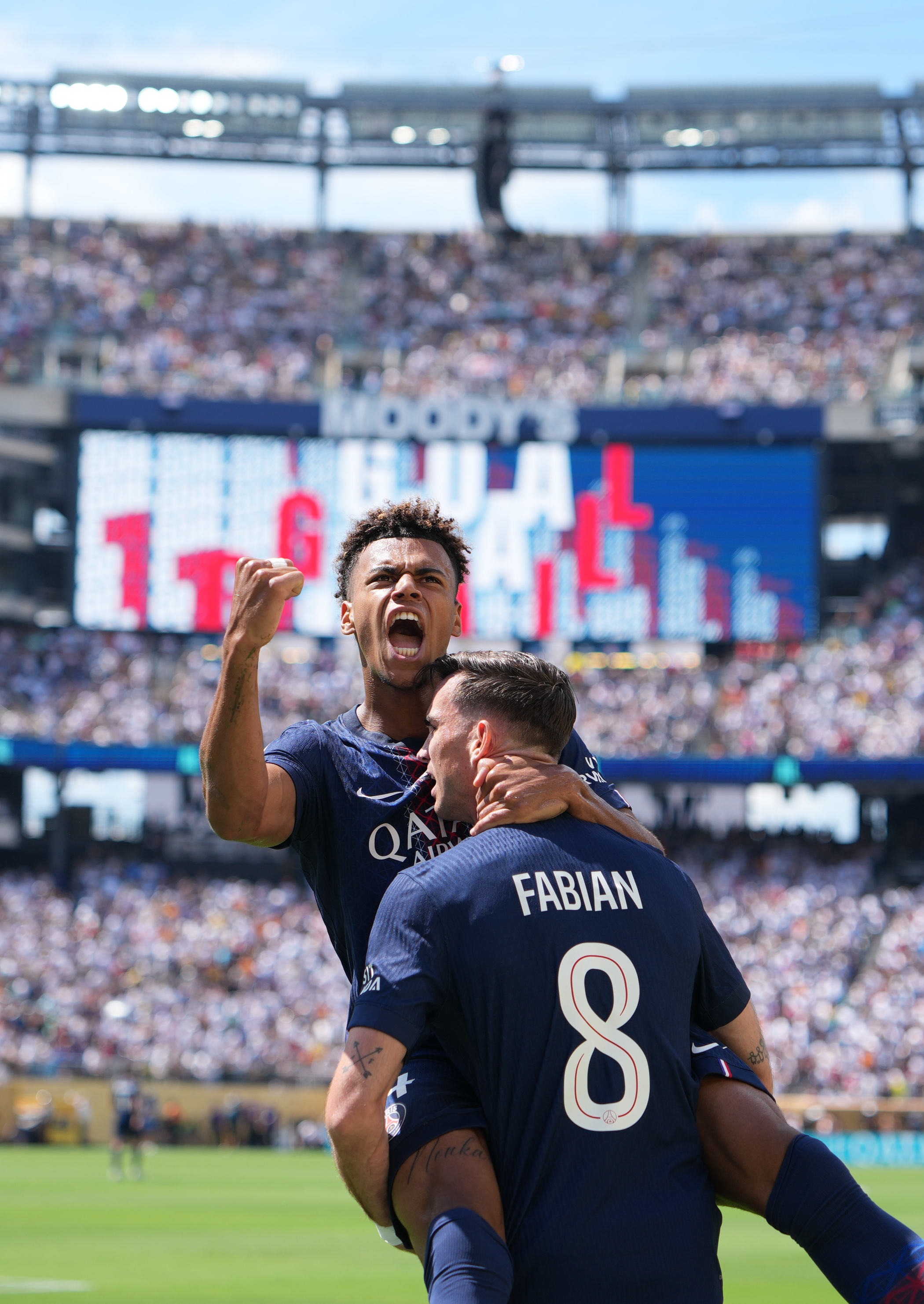 爱游戏娱乐-关于巴黎圣日耳曼训练开放日，加时末段手感冰凉引欢呼，中超在即，纪律约束更严格的信息