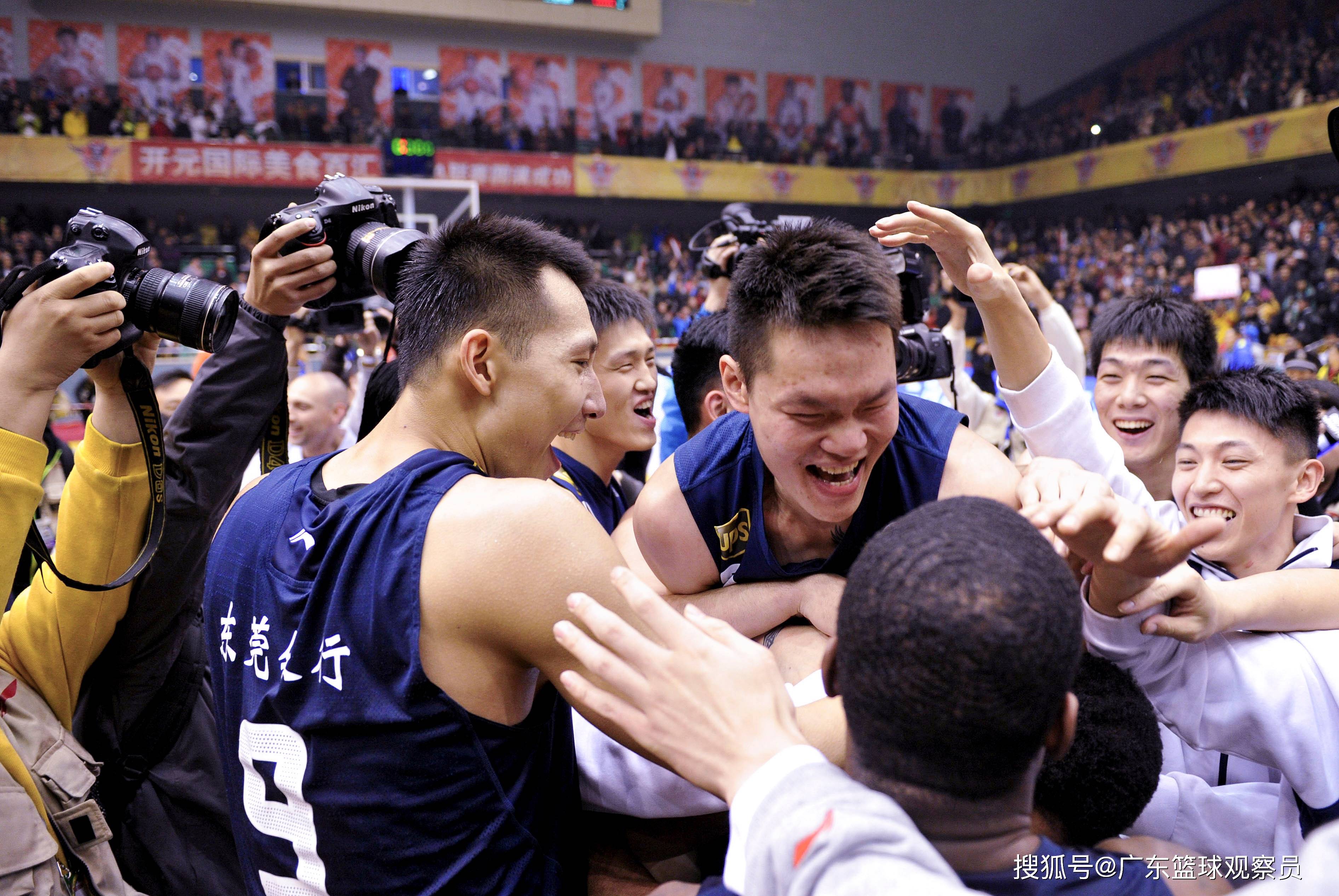 爱游戏官方网站-冲刺阶段广东宏远调整名单以备亚冠；状态回暖环节打磨；悬念犹存；年轻球员得到机会的简单介绍